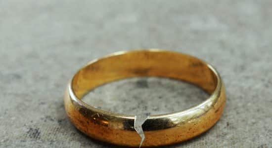 a broken ring